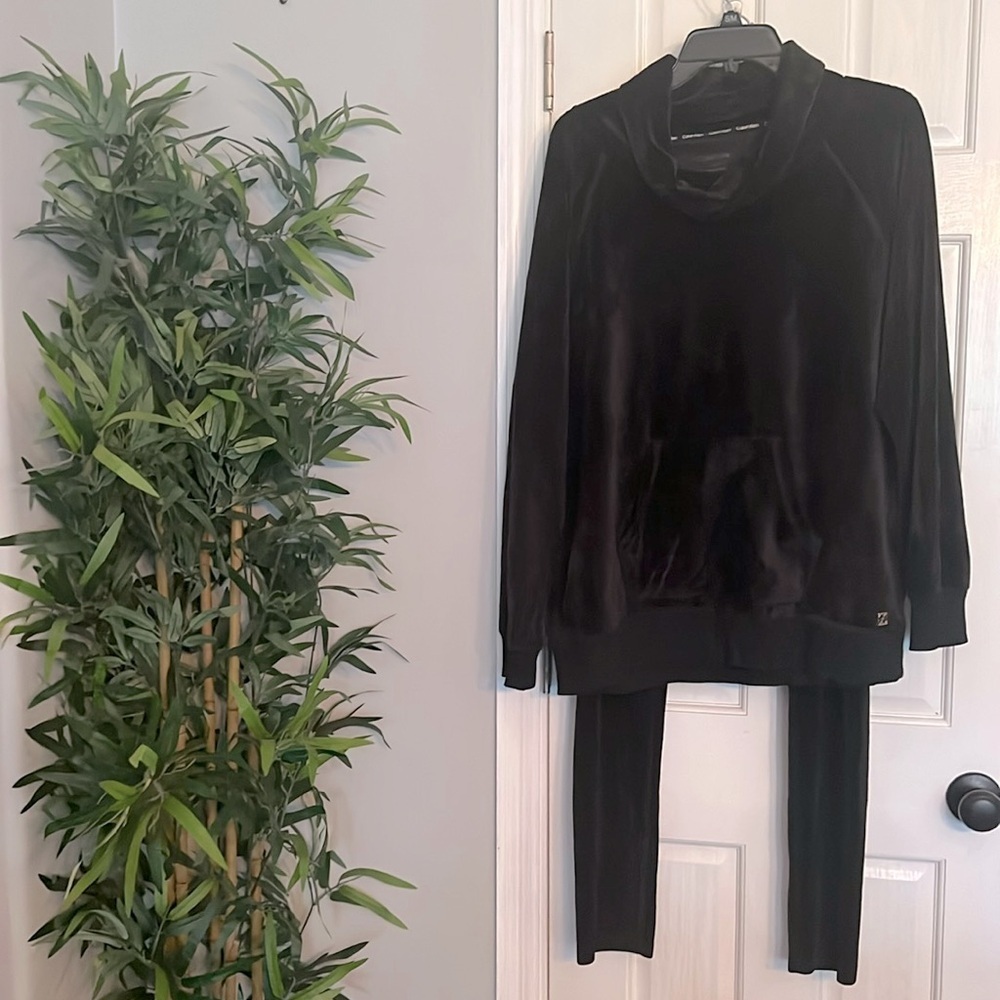 Calvin Klein velour set L